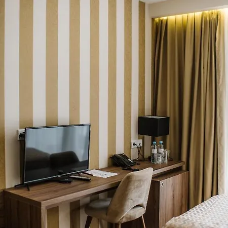 Nais Hotel