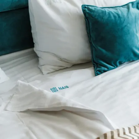 Nais Hotell 4*