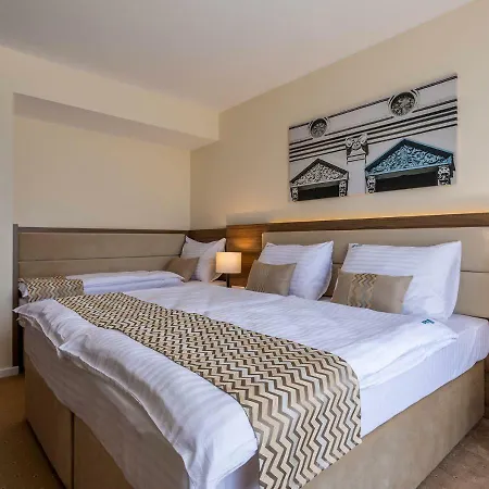 Nais Hotel